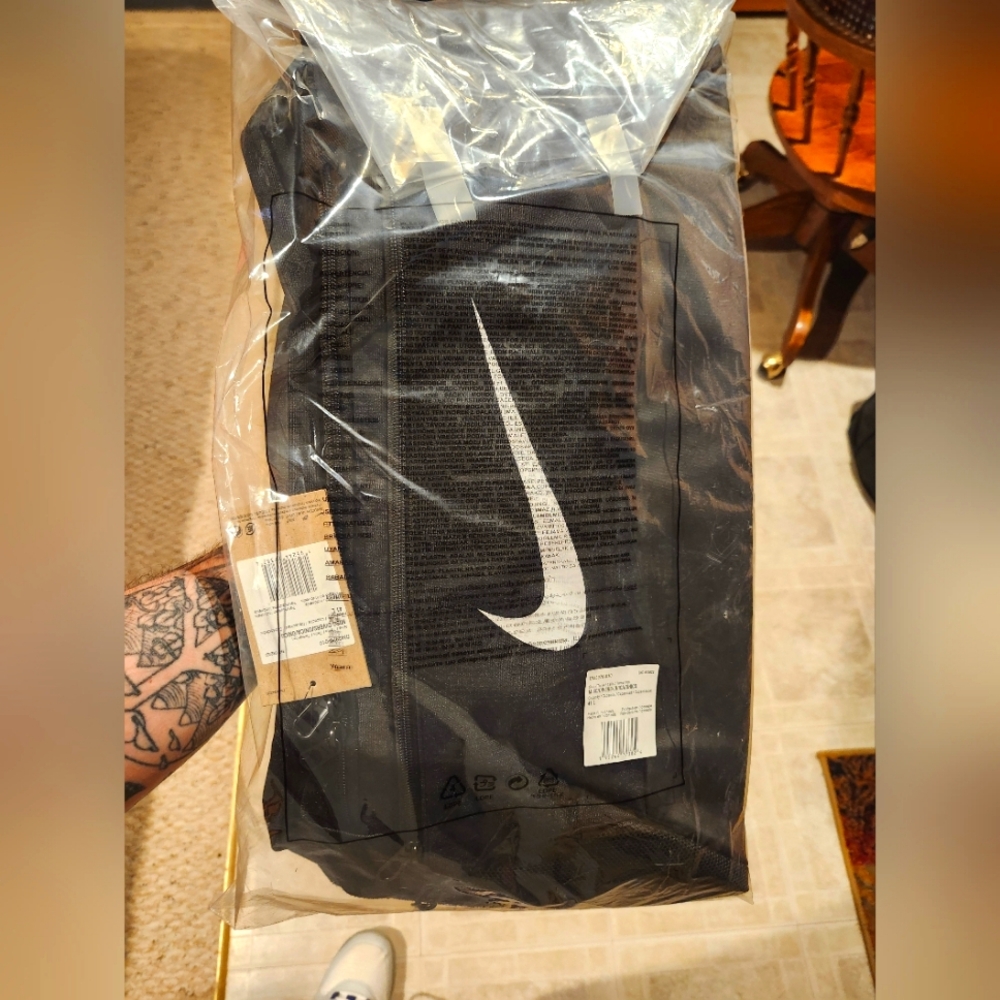 Nike duffle bag never used with tag, black and white